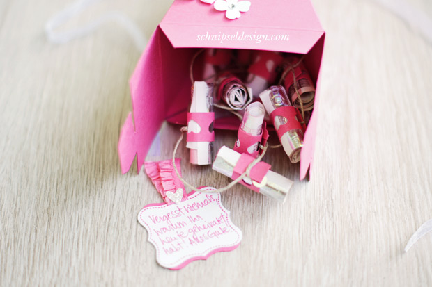 stampin-up-hochzeit-geldgeschenk-tortenstuck-furs-etikett-rhabarberrot-kleine-blute-itty-bitty-akzente-schnipseldesign-4