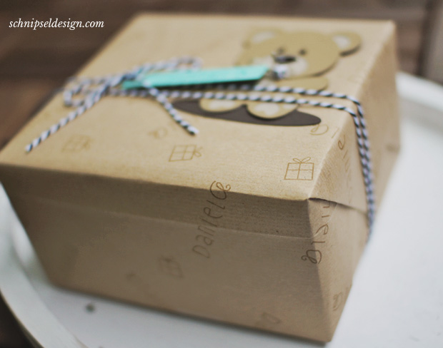 Geschenkpapier-selbst-gemacht-Packpapier-schnipseldesign-rotfux-alphadot-geschenk-geburtstag-3