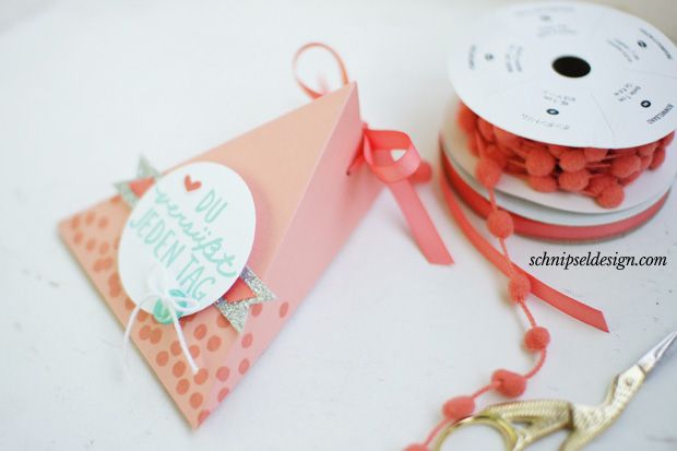 stamin-up-dreieckverpackung-altrose-Tag-der-Tage-Glitzer-Knopf-schnipseldesign-2