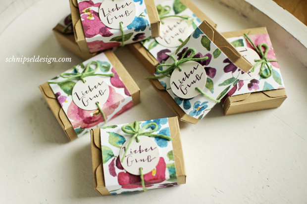 stampin-up-verpackung-brownie-umschlagbett-envelope-punch-board-ein-grosses-gluck-seidenglanz-zarter-fruhling-sandfarbener-karton-schnipseldesign-2