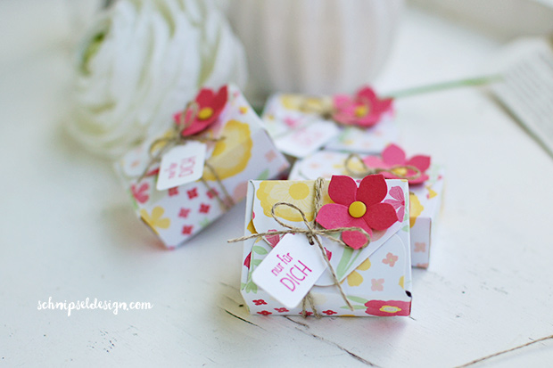 stampin-up-sags-mit-fahnchen-envelope-punch-board-aufgebluht-kleine-blute-verpackung-schnipseldesign-osterreich-2