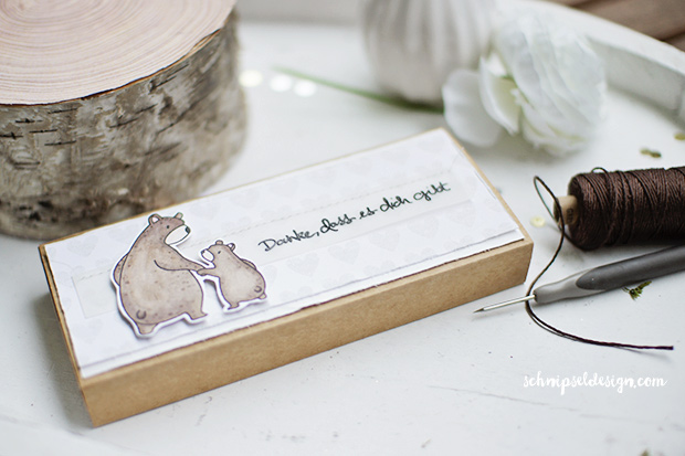 stakmpin-up-streichholzschachtel-baum-der-freundschaft-mama-elephant-bear-hugs-verpackung-schnipseldesign-osterreich-1