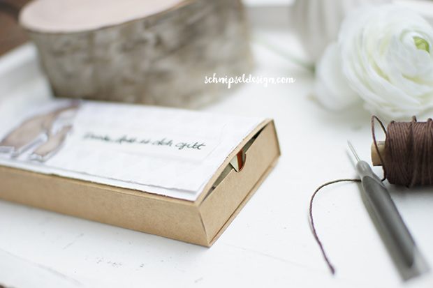 stakmpin-up-streichholzschachtel-baum-der-freundschaft-mama-elephant-bear-hugs-verpackung-schnipseldesign-osterreich-4