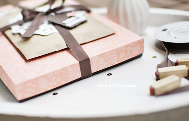 stampin-geschenkverpackung-buch-tute-espresso-etikettanhanger-mini-serif-alpha-crazy-about-you-doily-schnipseldesign-osterreich-3