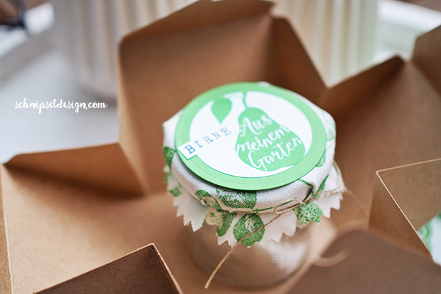 stampin-up-marmelade-verpacken-geschenkschachtel-grasgrun-punktchen-spitzenband-silhouettenspruche-alphabet-drehstempel--schnipseldesign-osterreich-2